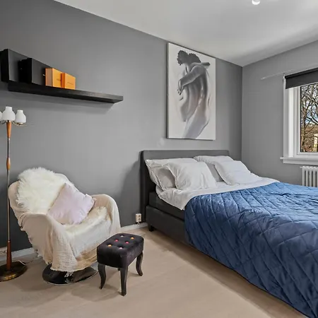 Lejlighed Central - Lovely 2 Bedrooms Flat With Balcony *