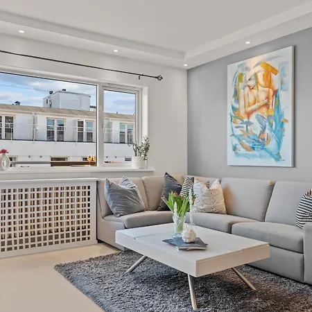 Central - Lovely 2 Bedrooms Flat With Balcony أوسلو