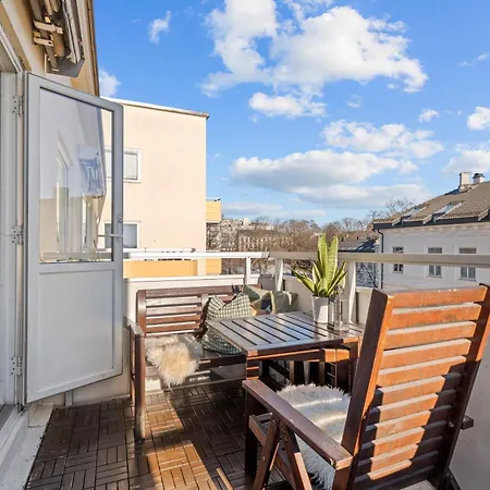 شقة Central - Lovely 2 Bedrooms Flat With Balcony
